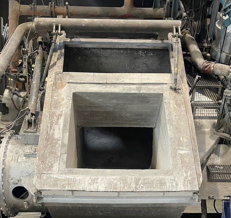 Detailansicht der neuen Auskleidung in der Chargier-Kammer