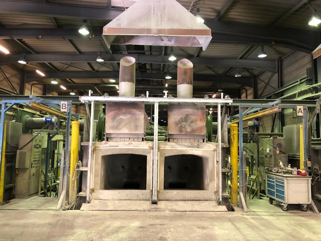 Fertig repariertes Türportal mit wiederhergestellter Dichtigkeit